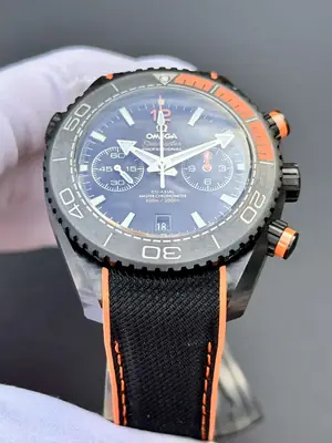 Omega Seamaster "Planet Ocean Worldtimer Deep Black Turkuaz" — 2. görsel