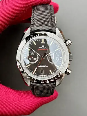 Omega Speedmaster "Dark Side Of The Moon" — 1. görsel