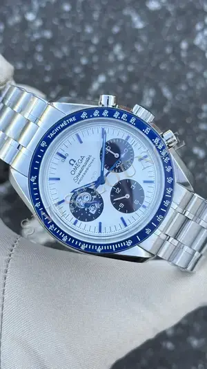 Omega Speedmaster "Moonwatch Chronograph Çelik Kordon Beyaz Kadran" No. 03, 2. görsel
