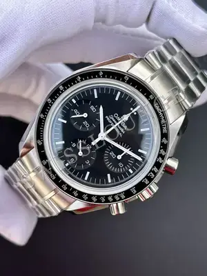 Omega Speedmaster "Moonwatch Chronograph Çelik Kordon Siyah Kadran Turuncu Gosterge" — 3. görsel