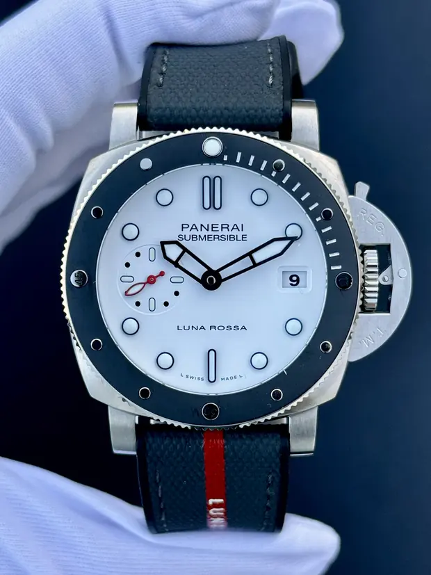 Panerai Submersible "Luminor 1950 GMT Mike Horn Limited Edition Titanyum Kasa Mavi Kadran"