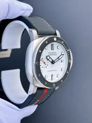 Panerai Submersible "Luminor 1950 GMT Mike Horn Limited Edition Titanyum Kasa Mavi Kadran" — 5. görsel