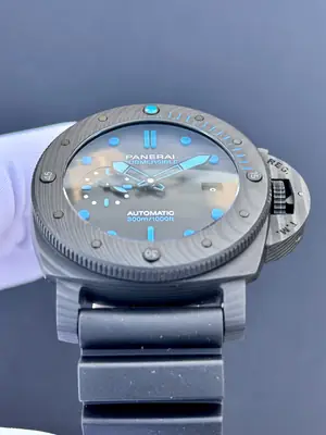 Panerai Submersible "Luminor Carbotech Karbon Kasa Mavi Indeksli Kadran" — 2. görsel