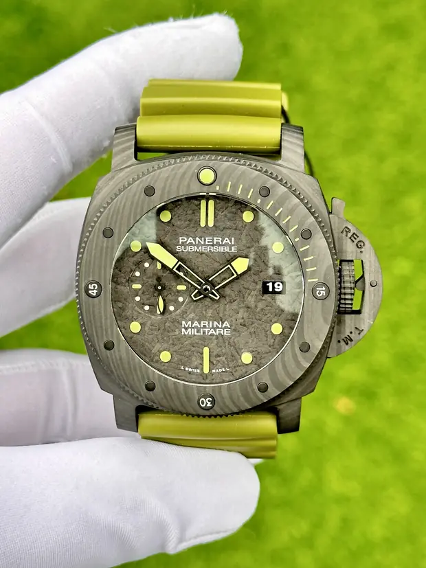 Panerai Submersible "Luminor Carbotech Marina Militare"