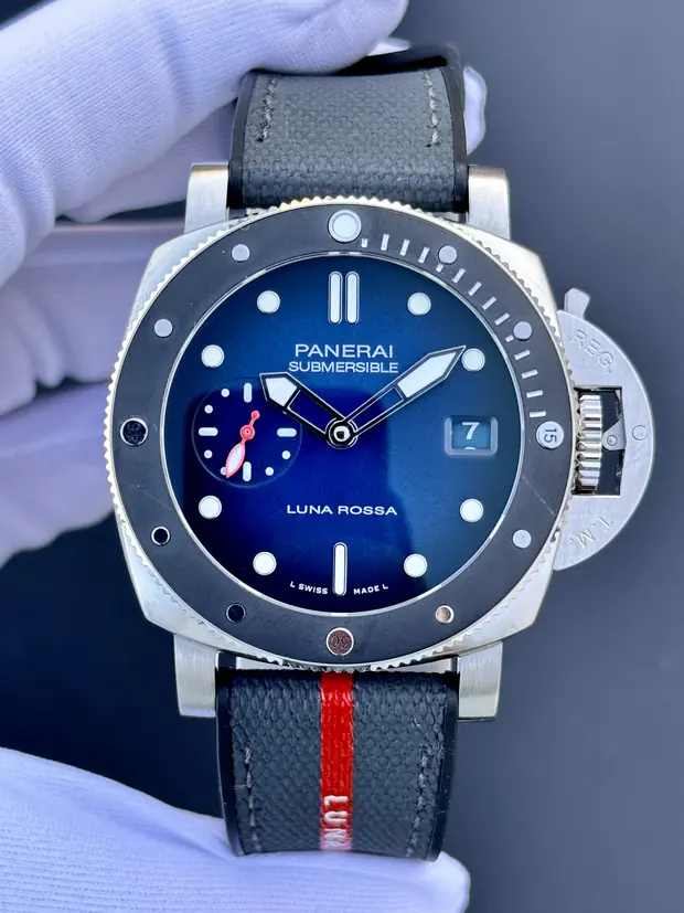 Panerai Submersible "Quarantaquattro Luna Rossa Carbotech Ti Ceramitech" PAM01466 No. 01