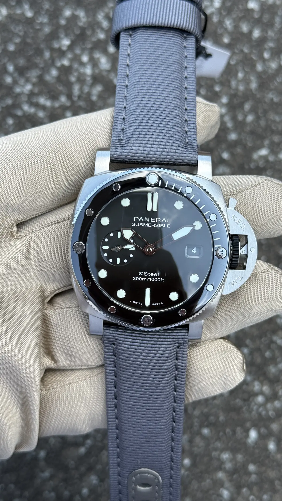 Panerai Submersible "Quarantaquattro Luna Rossa Carbotech Ti Ceramitech" PAM01466 No. 03