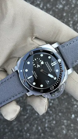 Panerai Submersible "Quarantaquattro Luna Rossa Carbotech Ti Ceramitech" PAM01466 No. 03 — 3. görsel
