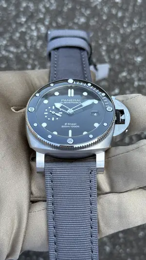 Panerai Submersible "Quarantaquattro Luna Rossa Carbotech Ti Ceramitech" PAM01466 No. 03 — 4. görsel
