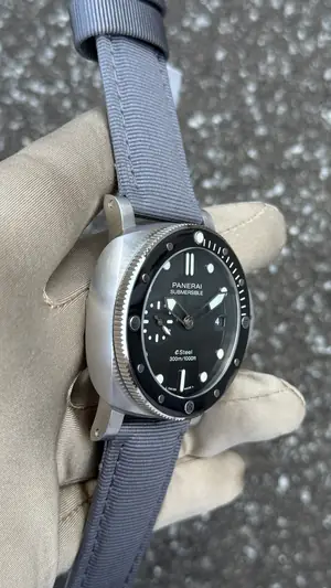 Panerai Submersible "Quarantaquattro Luna Rossa Carbotech Ti Ceramitech" PAM01466 No. 03 — 5. görsel