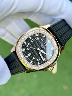 Patek Philippe Aquanaut "Annual Calendar" — 3. görsel