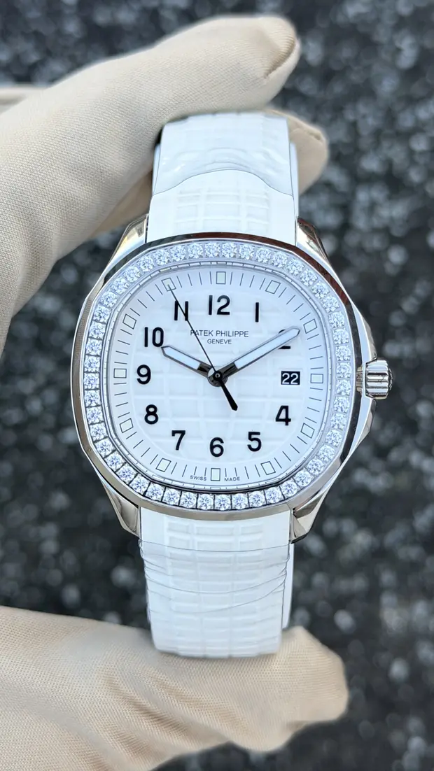 Patek Philippe Aquanaut "Luce" 5267 No. 02 No. 02