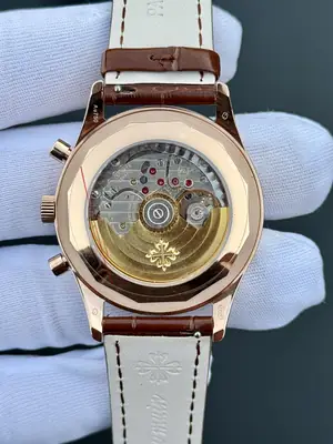 Patek Philippe Nautilus 35 mm "Beyaz Kadran Rose Kasa" 7118 No. 02 — 7. görsel