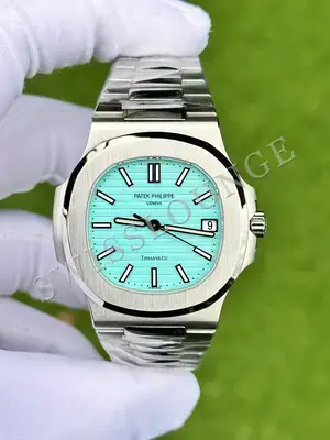 Patek Philippe Nautilus 5711 No. 02 — 1. görsel