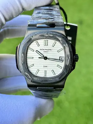Patek Philippe Nautilus 5711 No. 04 — 1. görsel
