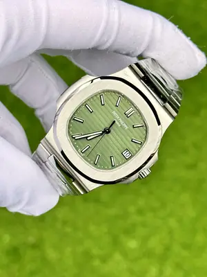 Patek Philippe Nautilus 5711 — 2. görsel