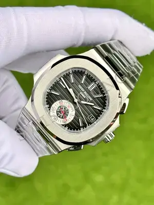 Patek Philippe Nautilus 5712 No. 06 — 3. görsel