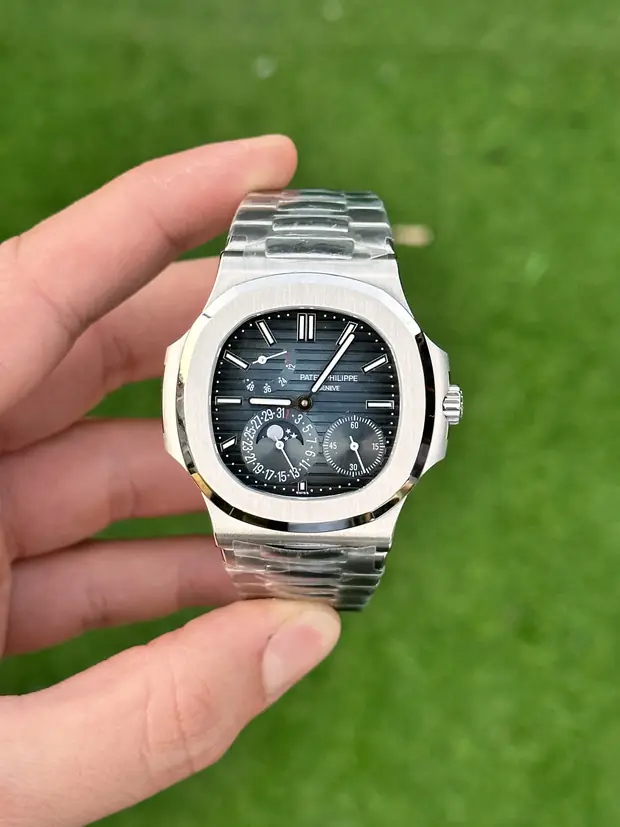 Patek Philippe Nautilus 5712 No. 03