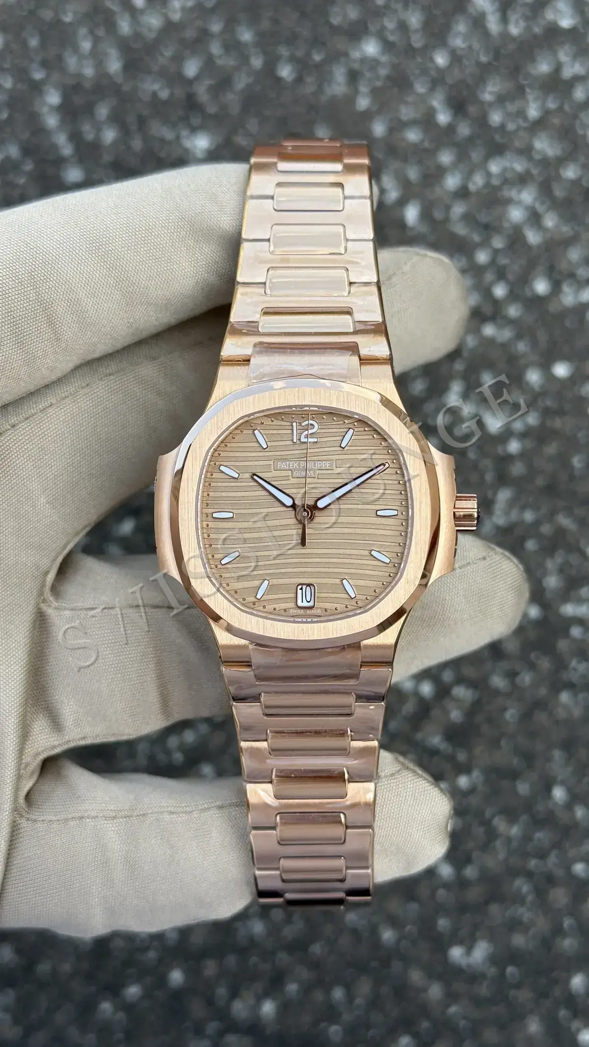 Patek Philippe Nautilus 7118-1R-010
