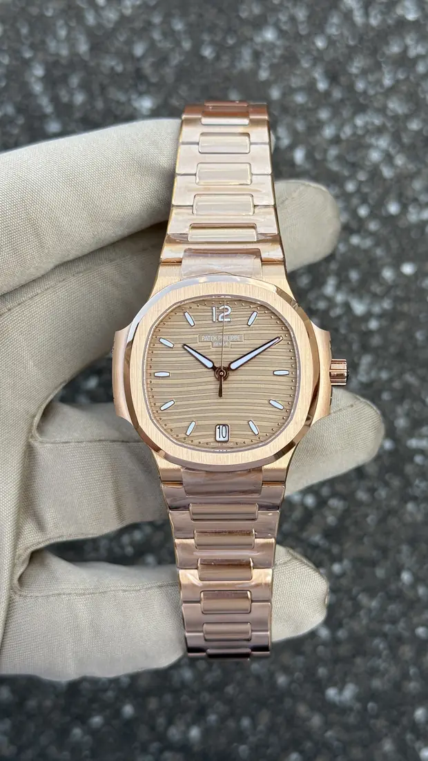 Patek Philippe Nautilus 7118-1R-010