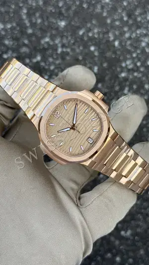 Patek Philippe Nautilus 7118-1R-010, 2. görsel