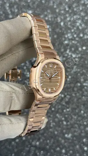 Patek Philippe Nautilus 7118-1R-010, 5. görsel