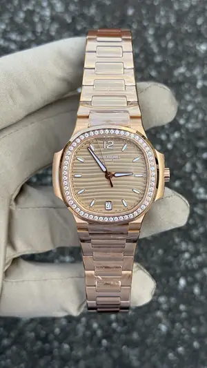 Patek Philippe Nautilus 7118 No. 02 — 1. görsel