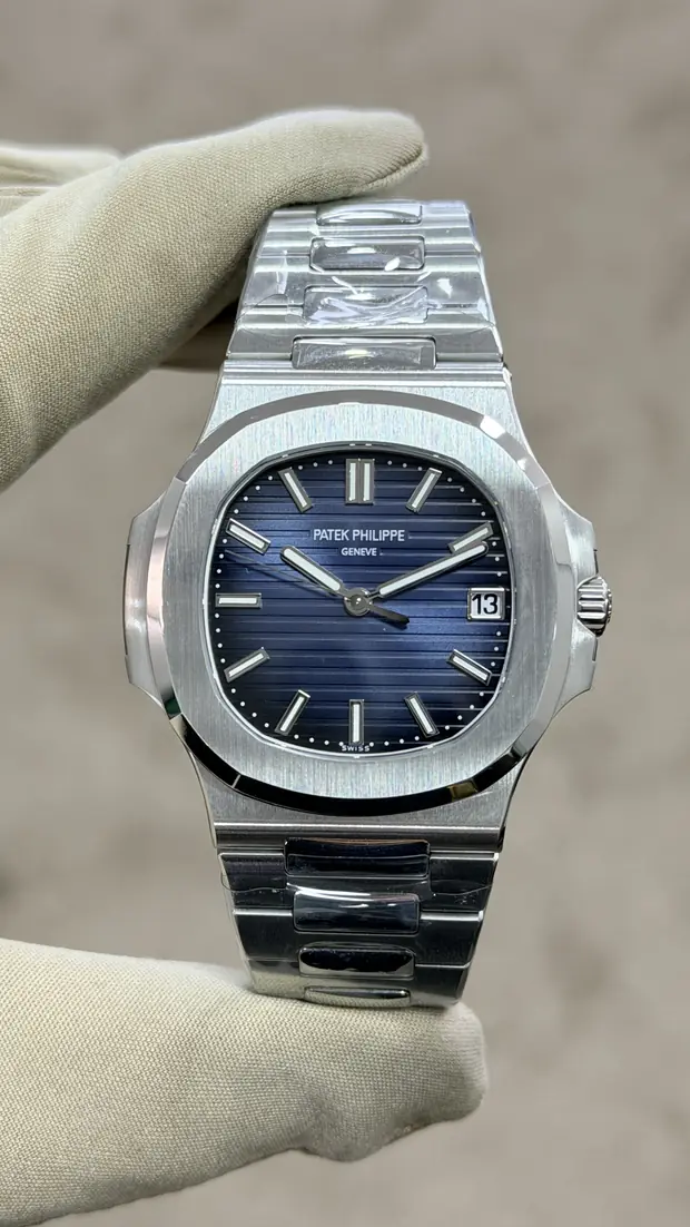 Patek Philippe Nautilus "Çelik Kasa Mavi Kadran" 5711 No. 03