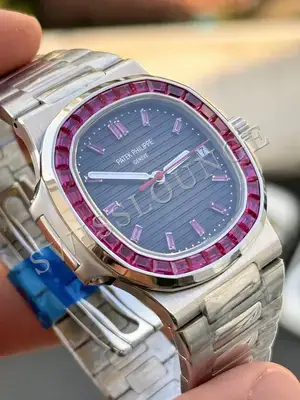 Patek Philippe Nautilus "Full Diamond Custom", 5. görsel