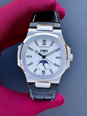 Patek Philippe Nautilus "GMT Moonphase" — 1. görsel
