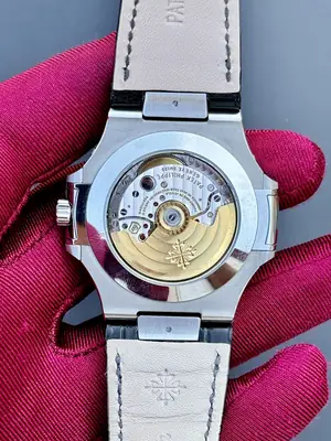 Patek Philippe Nautilus "GMT Moonphase" — 7. görsel