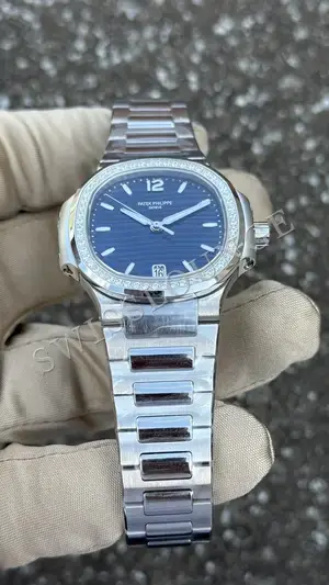 Patek Philippe Nautilus "Ladies Taşlı Çelik Kasa Mavi Kadran" 7018 — 4. görsel