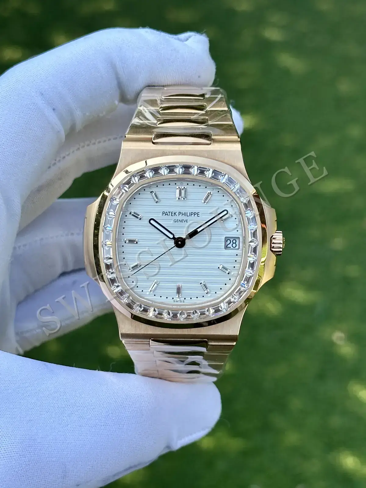 Patek Philippe Nautilus "Ladies Taşlı Pembe Altın Kasa Pembe Kadran" 7018 No. 01