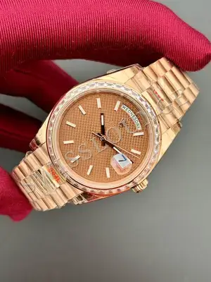 Patek Philippe Nautilus "Ladies Taşlı Pembe Altın Kasa Pembe Kadran" 7018 No. 02 — 3. görsel