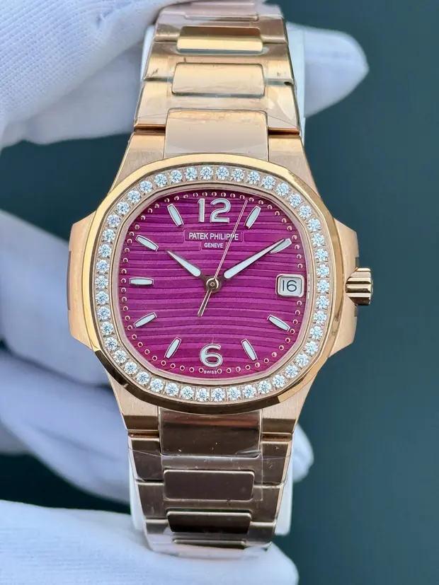 Patek Philippe Nautilus "Ladies Taşlı Pembe Altın Kasa Pembe Kadran" 7018 No. 03