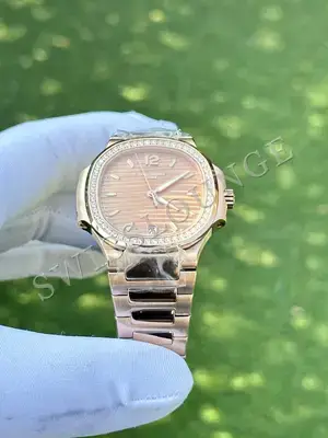 Patek Philippe Nautilus "Ladies Taşlı Pembe Altın Kasa Pembe Kadran" 7018 No. 04 — 4. görsel