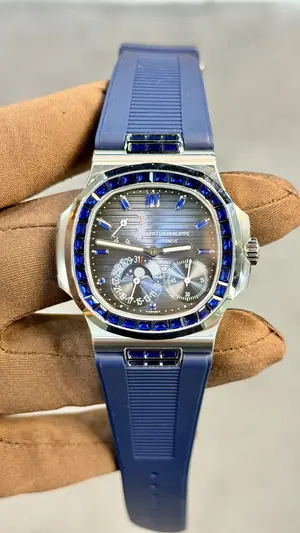 Patek Philippe Nautilus "Mavi Renkli" — 1. görsel