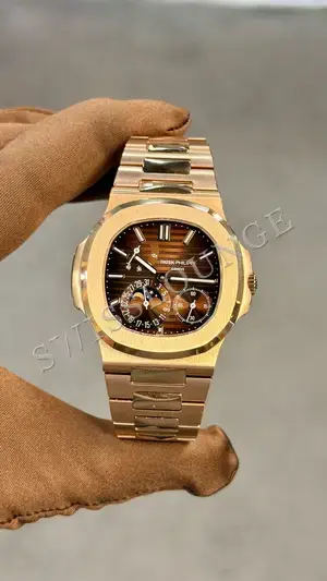 Patek Philippe Nautilus "Openworked Sarı Altın" — 1. görsel