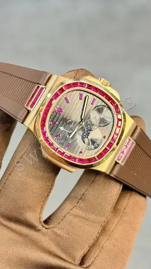 Patek Philippe Nautilus "Rose Fyback Chronograph" — 2. görsel