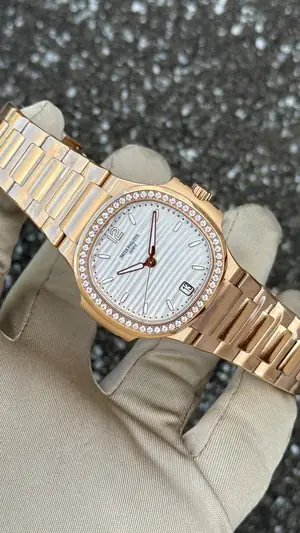 Patek Philippe Nautilus "Rose Gold" 5711R No. 04 — 2. görsel