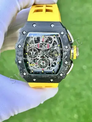 Richard Mille RM 011-03 "Flyback Chronograph Çelik Bezel Sarı Kordon", 1. görsel