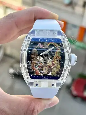 Richard Mille RM 057 "Tourbillon Dragon Jackie Chan Pembe Altın Bezel Siyah Kordon" No. 02 — 1. görsel