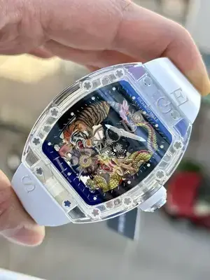 Richard Mille RM 057 "Tourbillon Dragon Jackie Chan Pembe Altın Bezel Siyah Kordon" No. 02 — 3. görsel