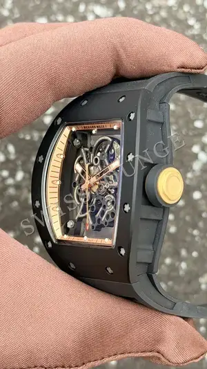 Richard Mille RM 057 "Tourbillon Dragon Jackie Chan Sarı Altın Bezel Siyah Kordon", 6. görsel
