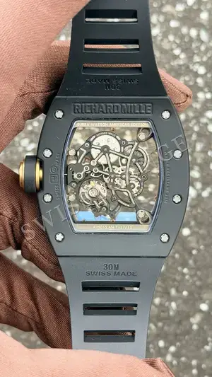 Richard Mille RM 057 "Tourbillon Dragon Jackie Chan Sarı Altın Bezel Siyah Kordon", 7. görsel