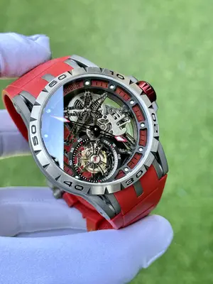 Roger Dubuis Excalibur "Spider Carbon Skeleton" — 2. görsel