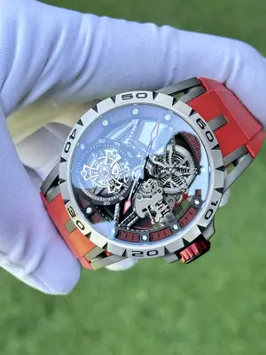 Roger Dubuis Excalibur "Spider Carbon Skeleton" — 3. görsel