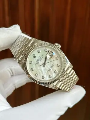 Rolex Datejust 36 mm "MOP Diamond Dial" — 2. görsel