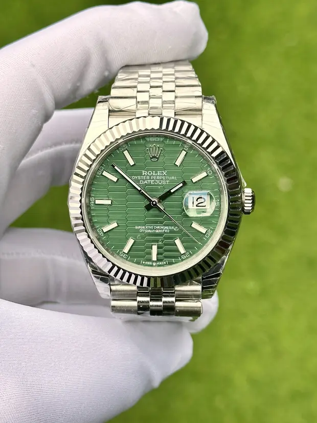 Rolex Datejust 36 mm "Palm Green Fluted Bezel Jubile Kordon" 126234 No. 04