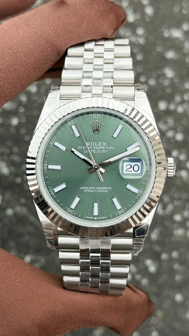 Rolex Datejust 36 mm "Palm Green Fluted Bezel Jubile Kordon" 126234 No. 07