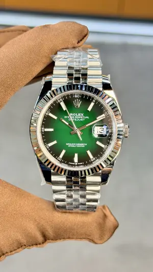 Rolex Datejust 36 mm "Palm Green Fluted Bezel Jubile Kordon" 126234 No. 08 — 1. görsel